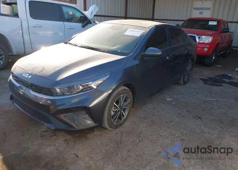 2023 Kia Forte Lxs z USA, uszkodzony, nr VIN 3KPF24AD6PE568722
